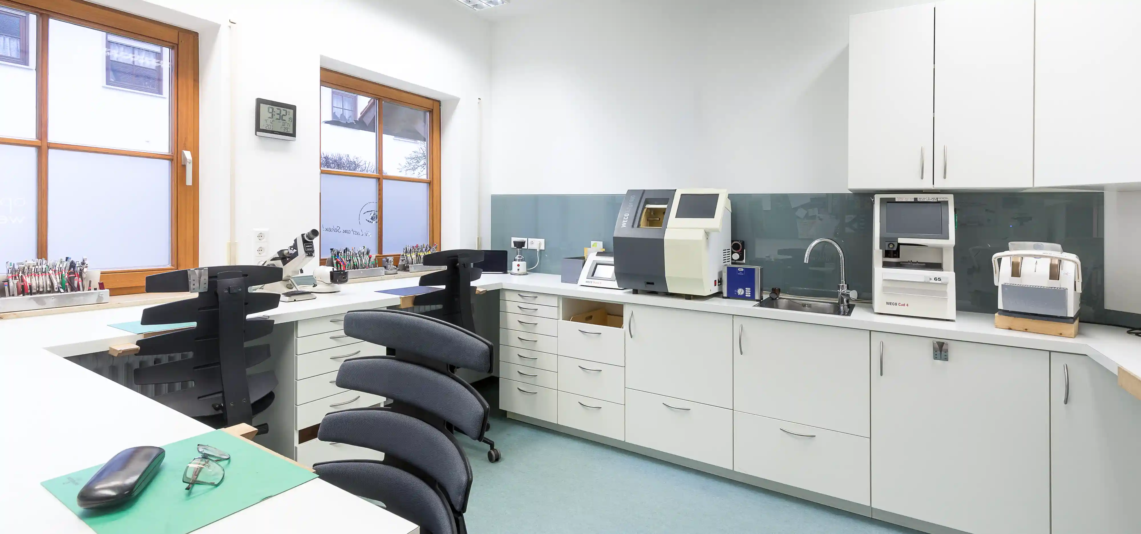 Innenaufnahme Werkstatt von Optik Westermayer
